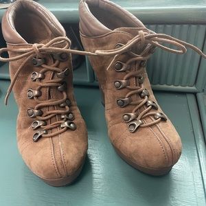 Aqua Taupe Suede Wedgw Llace up boots